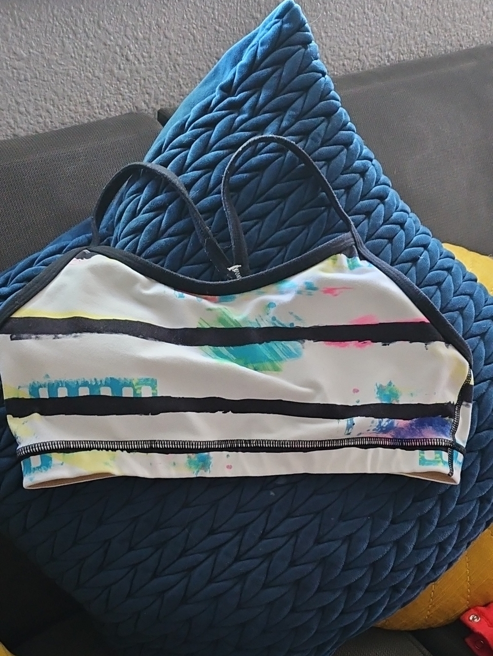 Lululemon 6 Women’s White Multicolor Striped Sports Bra